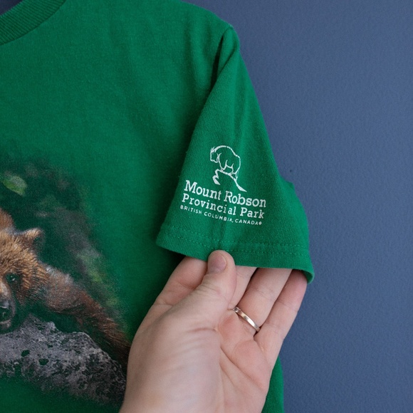 3/$10- VINTAGE bear souvenir t-shirt - Picture 3 of 7